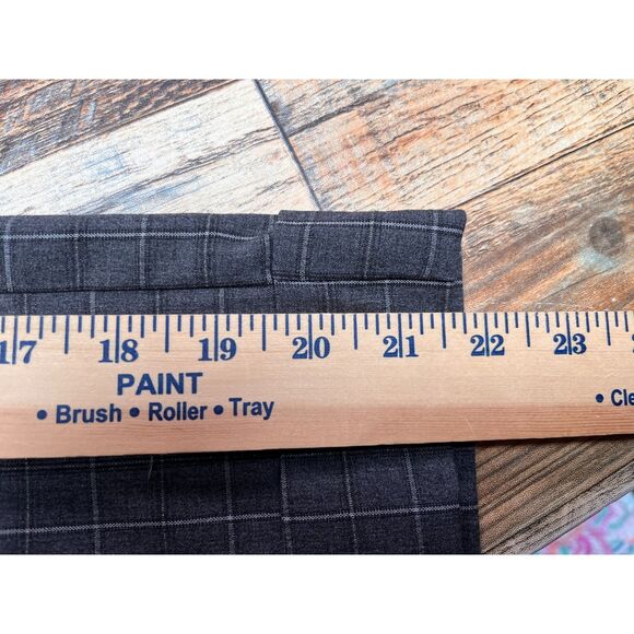 BOGO Classic & Chic Yank Capris Pants Size 4 - Picture 4 of 9